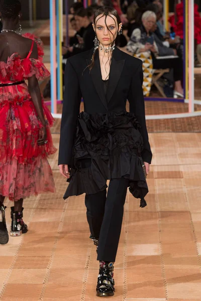 Look 38
